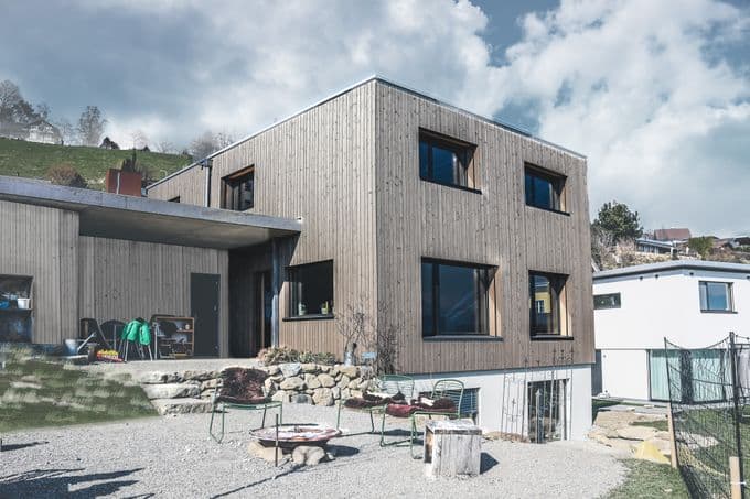 Einfamilienhaus mit vorvergrauter Fichtenfassade in Lüchingen